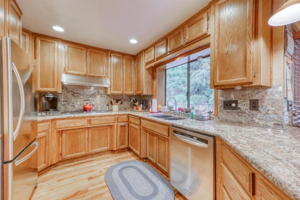 Upscale Exclusive image 12