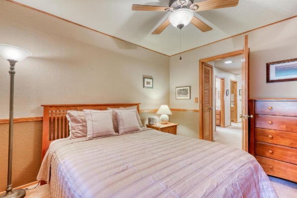 Upscale Exclusive image 18