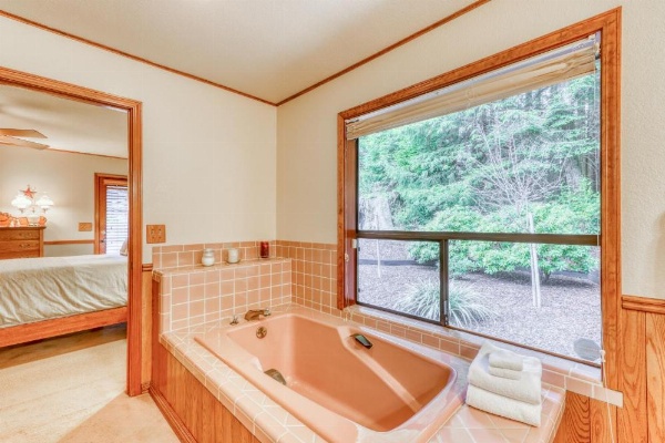 Upscale Exclusive image 23