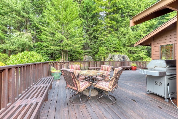 Upscale Exclusive image 4