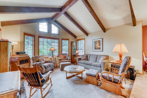 Upscale Exclusive image 5