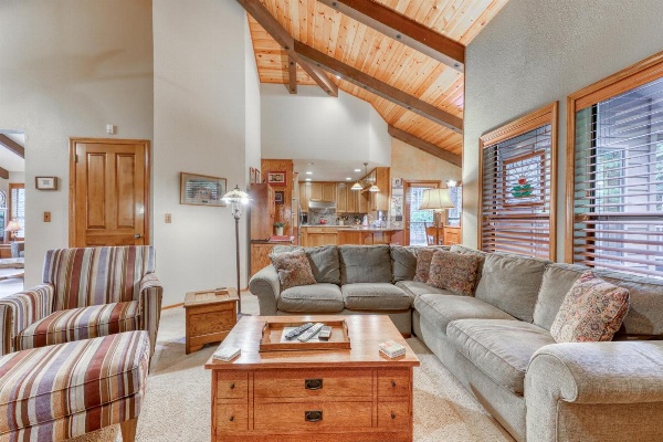 Upscale Exclusive image 7