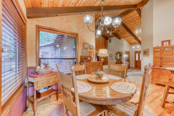 Upscale Exclusive image 8